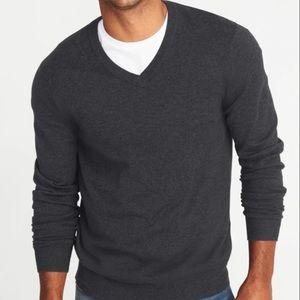 Old Navy Men’s v-neck sweater